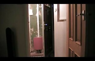 Masturbasi video bokep japanese mp3 amatir yang cantik dan keriting dengan dildo.